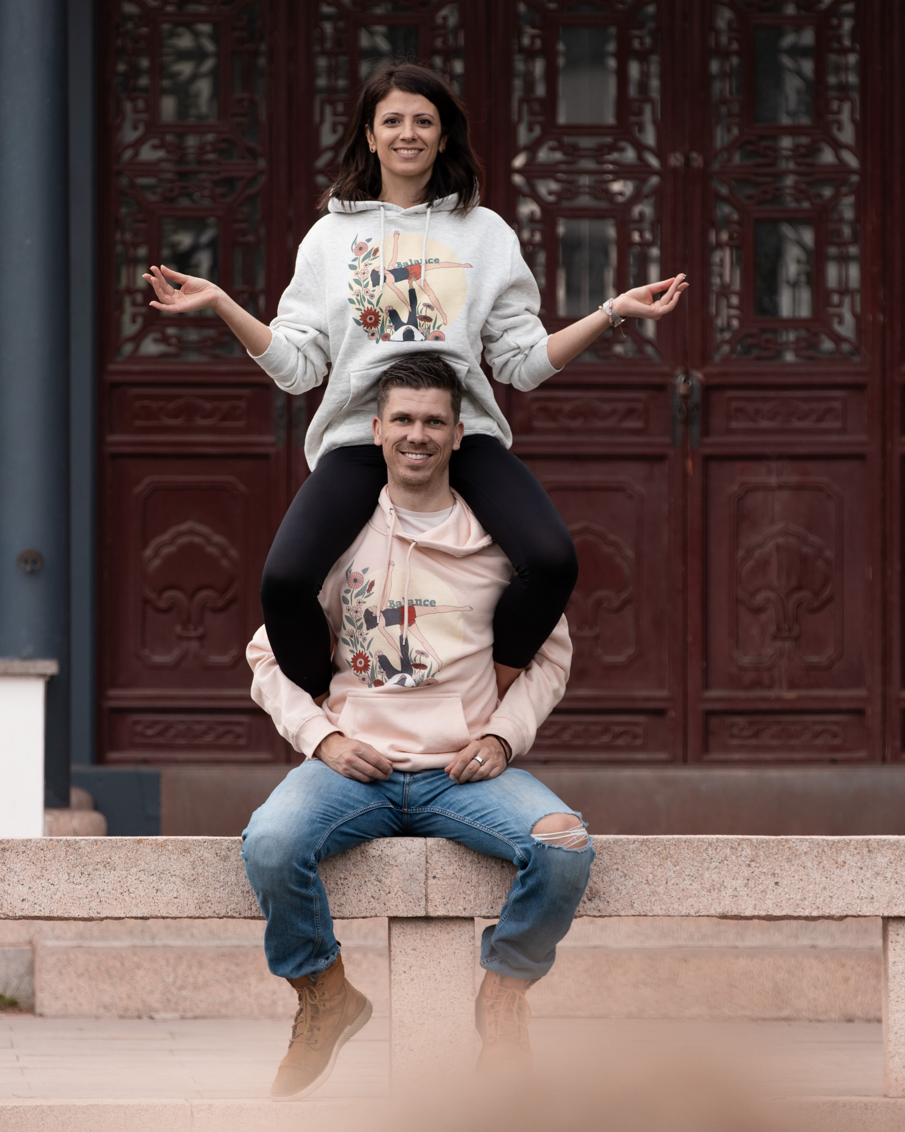 Maria and Flo, Flows, Poses, Washing Machines